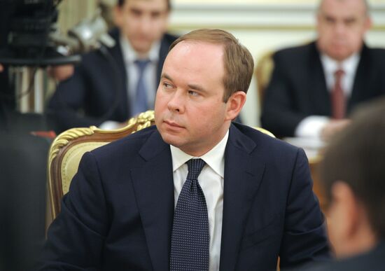 Vladimir Putin chairs meeting of Government Presidium