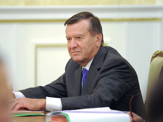 Vladimir Putin chairs meeting of Government Presidium