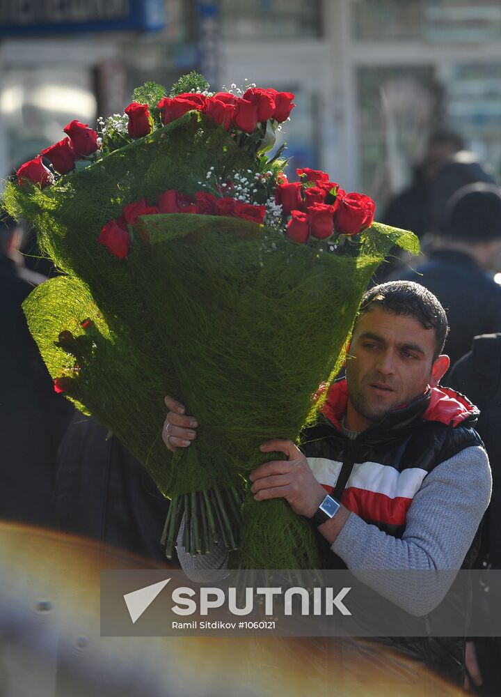 Selling flowers for March 8 holiday in Moscow