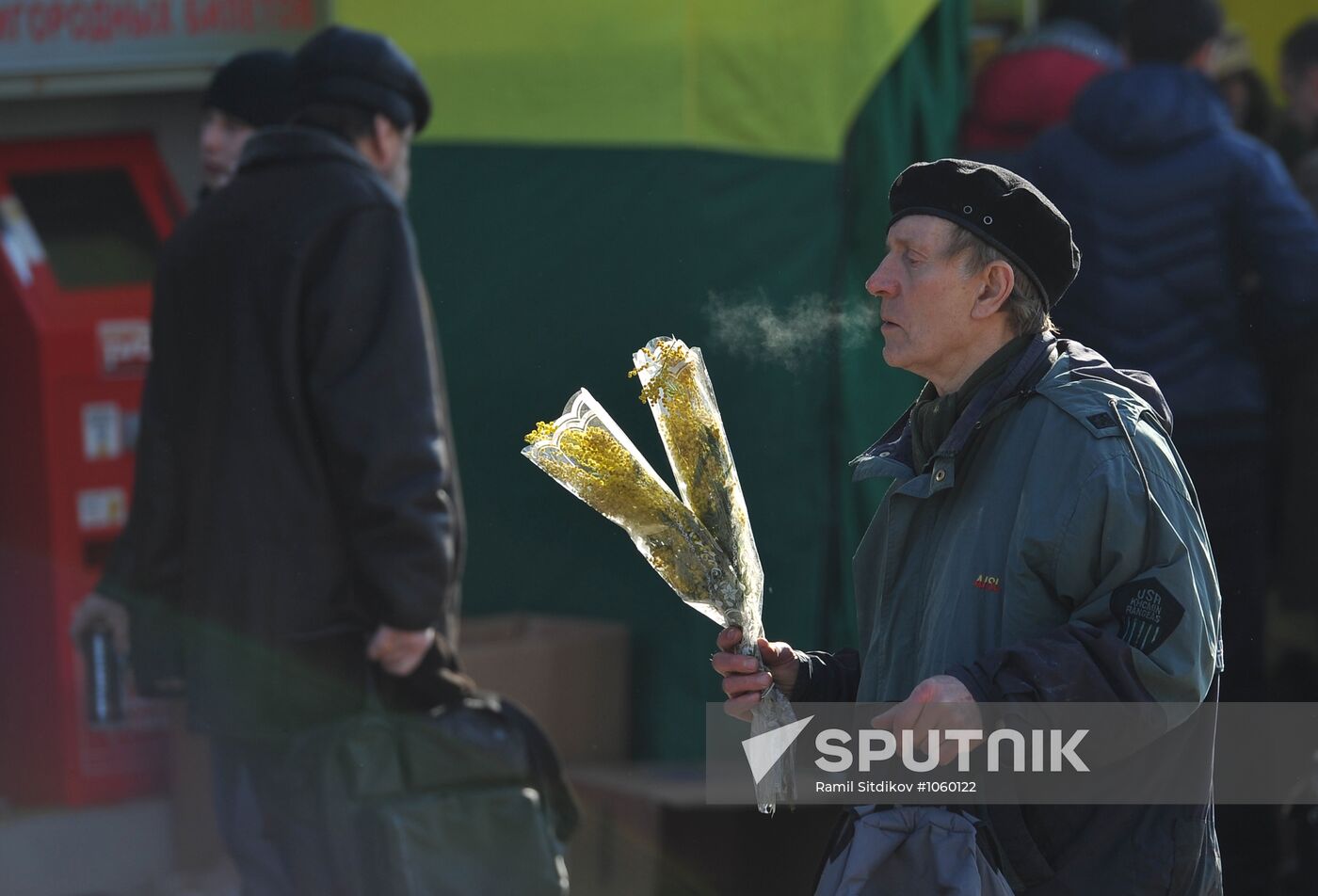 Selling flowers for March 8 holiday in Moscow