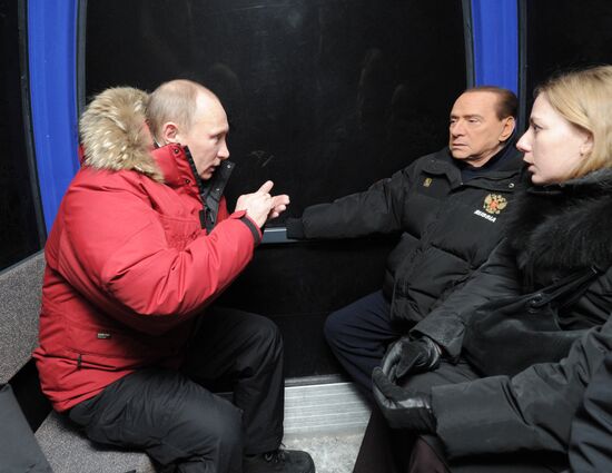 Medvedev, Putin, Berlusconi have informal meeting