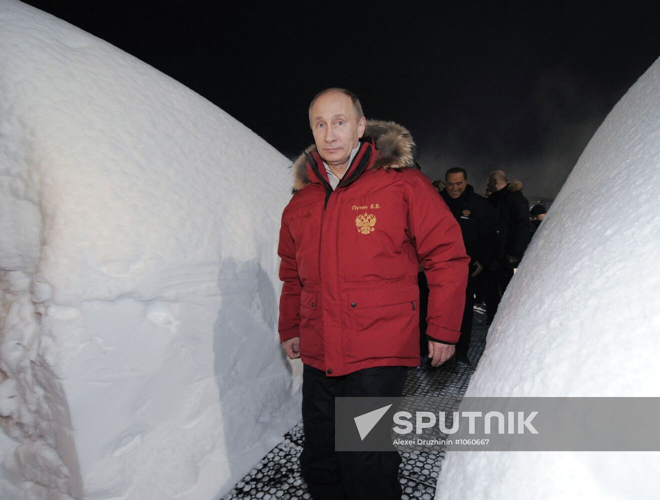 Medvedev, Putin, Berlusconi have informal meeting