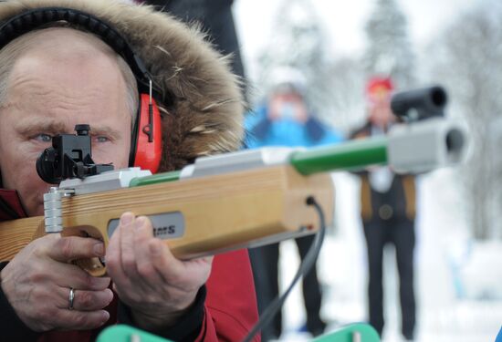 Putin at paralympic championship on ski races and biathlon