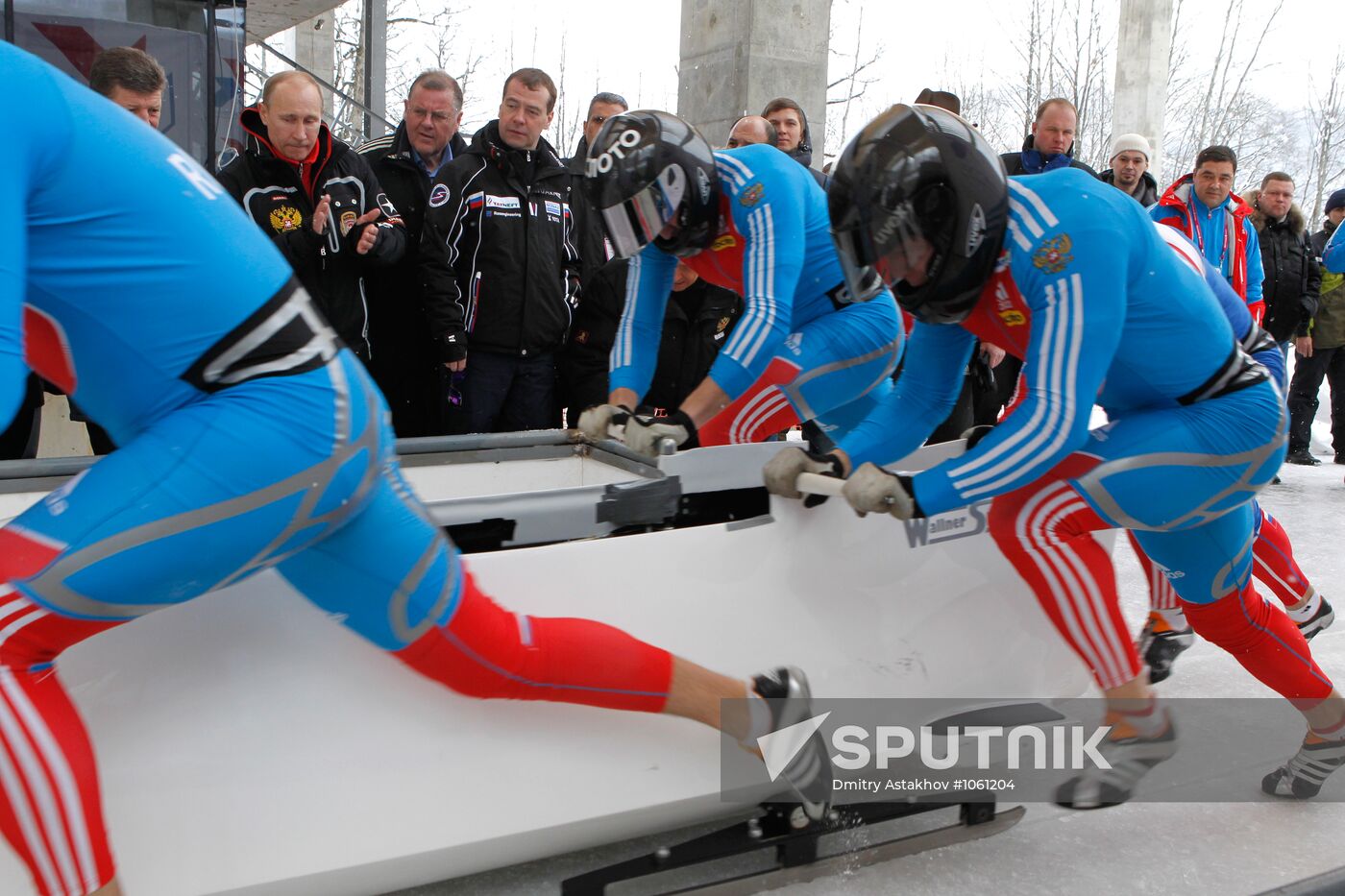 Dmitry Medvedev, Vladimir Putin visit bobsleigh and luge track