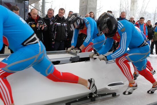 Dmitry Medvedev, Vladimir Putin visit bobsleigh and luge track