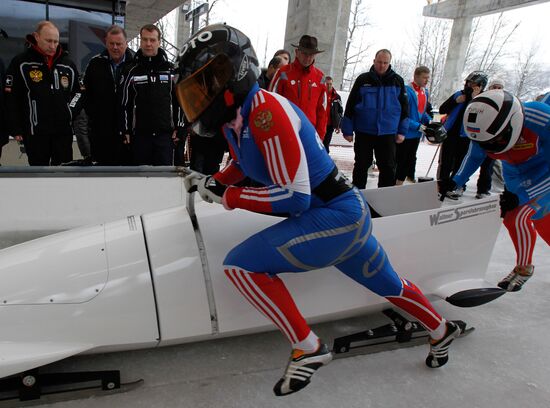 Dmitry Medvedev, Vladimir Putin visit bobsleigh and luge track