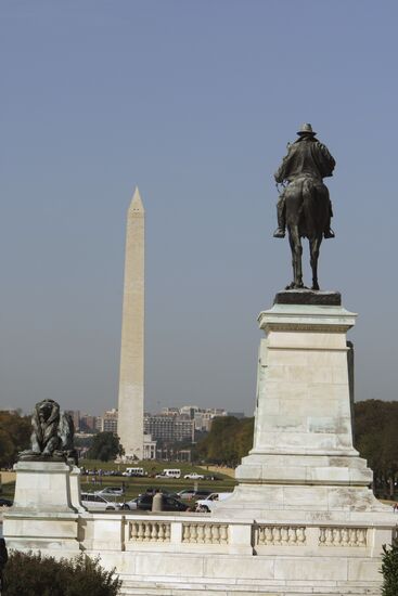The Washington Monument and statue of Ulysses S. Grant