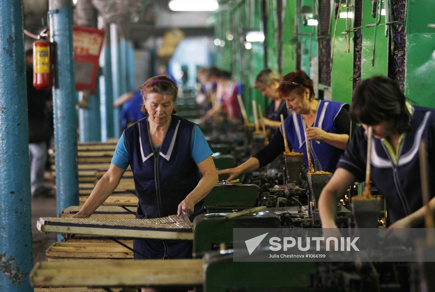 "Pobeda" match factory in Verkhny Lomov, at work