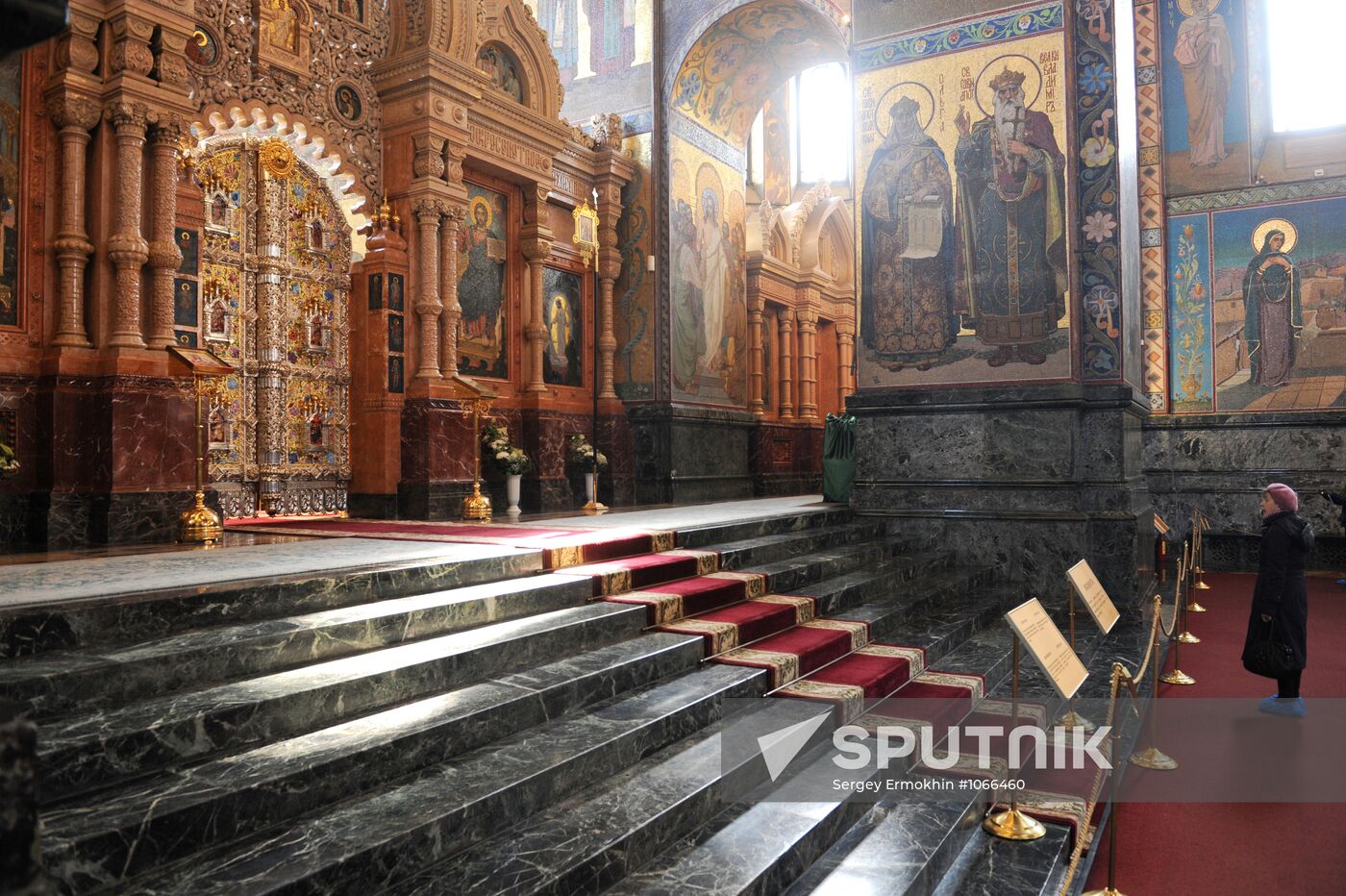 Royal gate returns to Savior on Blood church after restoration