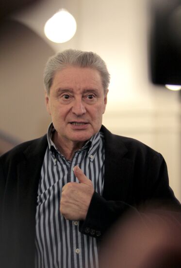 Press preview of play "Waves" by E.Boyakova in Moscow
