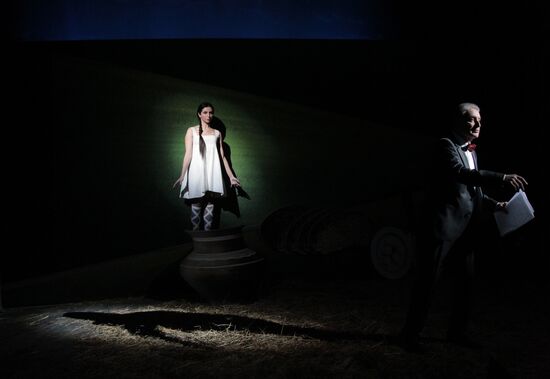 Press rehearsal of Eduard Boyakov's play "Waves" in Moscow