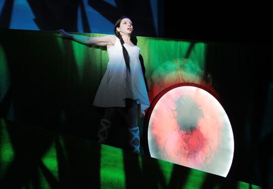Press preview of play "Waves" by E. Boyakova in Moscow