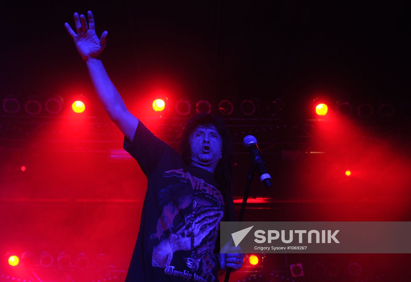 Concert by Anthrax group
