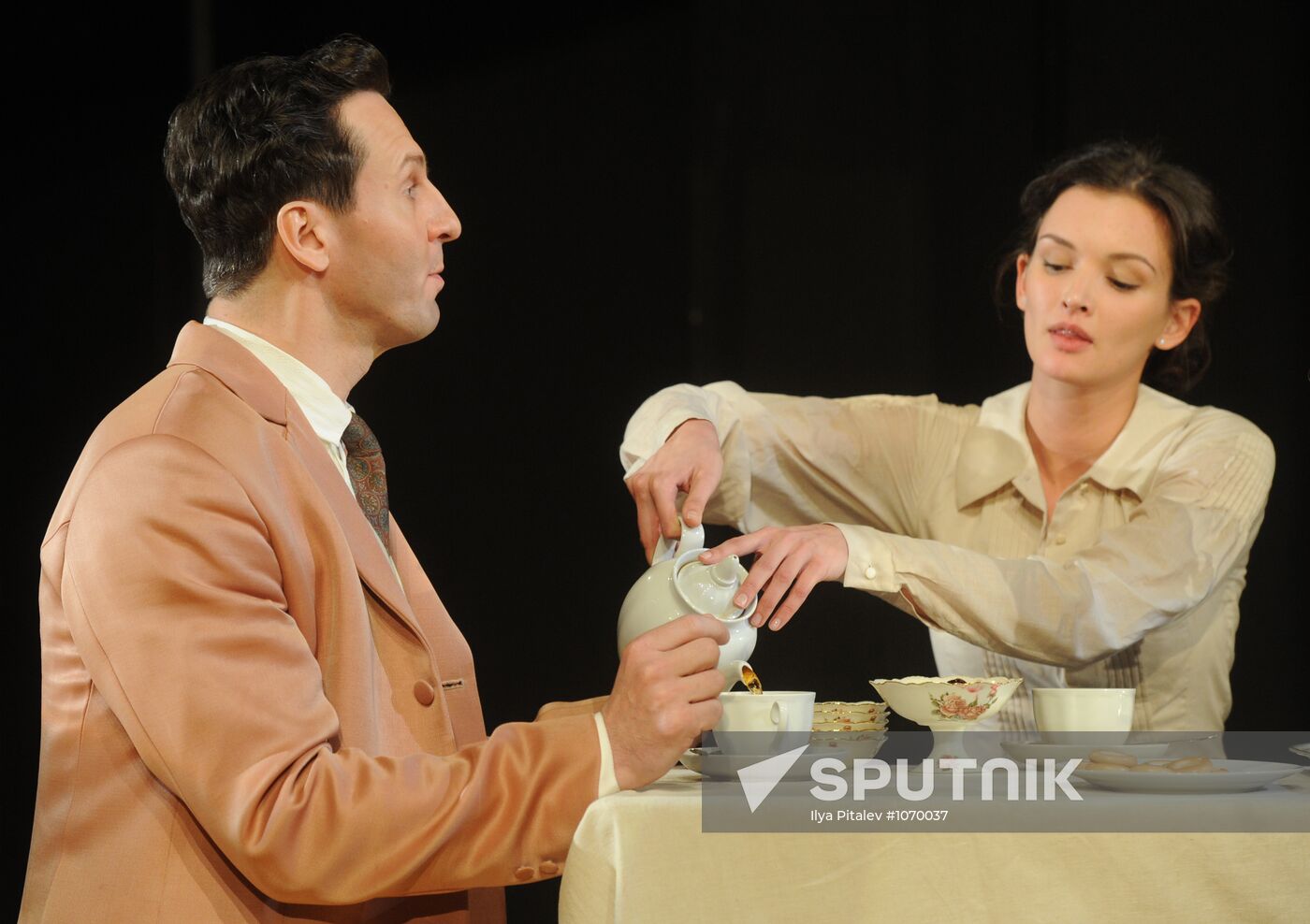 Press preview of "Crime and Punishment" in Chekhov Art Theater