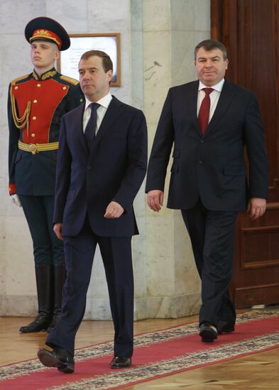 Dmitry Medvedev presents awards to Armed Forces personnel