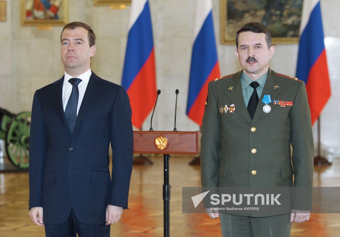 Dmitry Medvedev presents awards to Armed Forces personnel