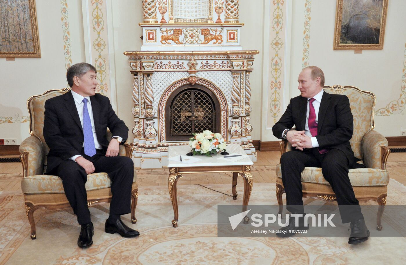 Vladimir Putin meets with Almazbek Atambayev at Novo-Ogaryovo