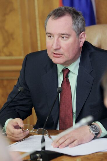 Dmitry Rogozin meets with military scientists in Moscow