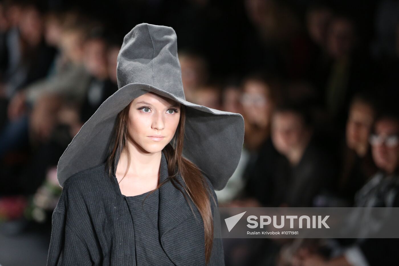 Irina Khakamada collection fashion show