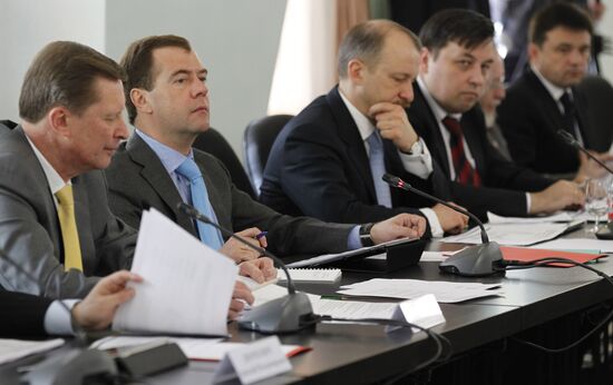 Dmitry Medvedev visits State Road Safety Inspectorate center