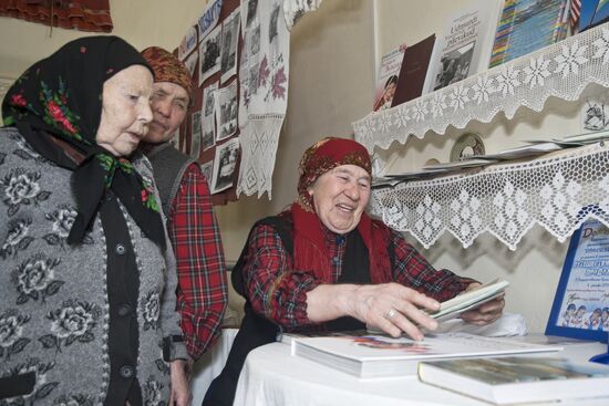 Folk group "Buranovsky Babushki"