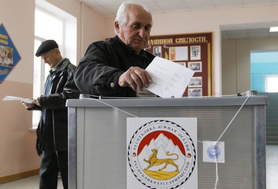 South Ossetia votes in presidential election