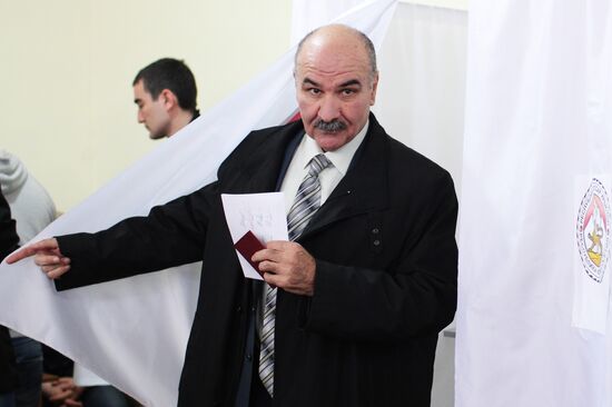 South Ossetia votes in presidential election