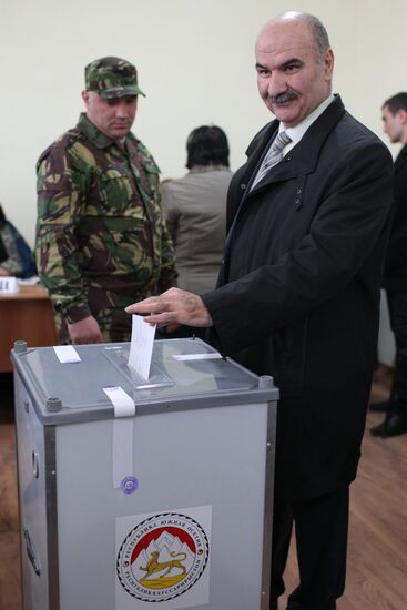 South Ossetia votes in presidential election