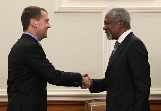 Dmitry Medvedev meets with Kofi Annan in Moscow