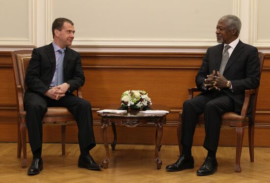 Dmitry Medvedev meets with Kofi Annan in Moscow