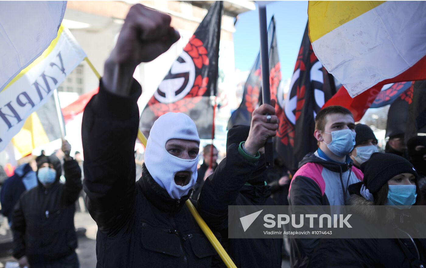 Opposition stages rally at St. Petersburg's Konyushennaya Square