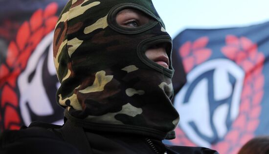 Opposition stages rally at St. Petersburg's Konyushennaya Square