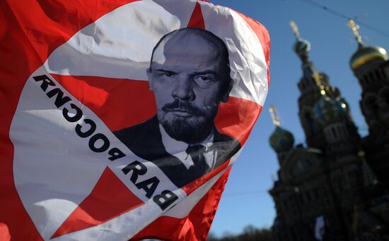 Opposition stages rally at St. Petersburg's Konyushennaya Square