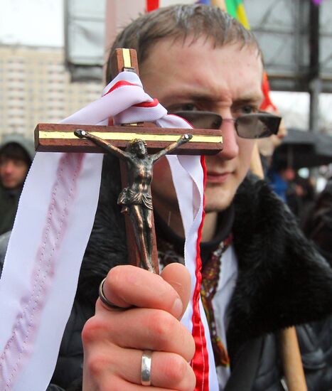 Minsk rally and procession mark Freedom Day
