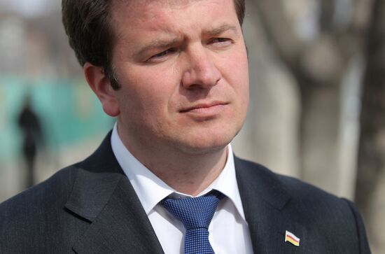 News conference by South Ossetian presidential candidates