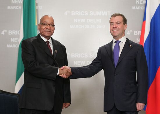 Dmitry Medvedev meets with Jacob Zuma in New Delhi