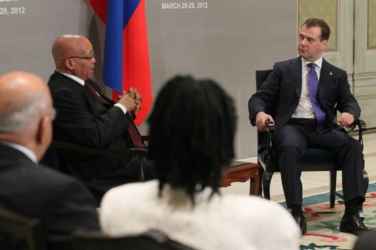 Dmitry Medvedev meets with Jacob Zuma in New Delhi