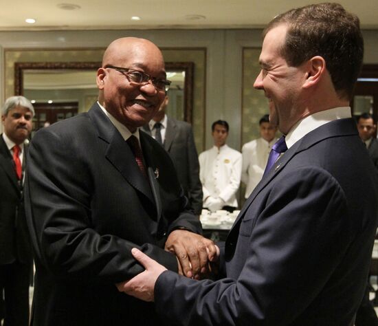 Dmitry Medvedev meets with Jacob Zuma in New Delhi