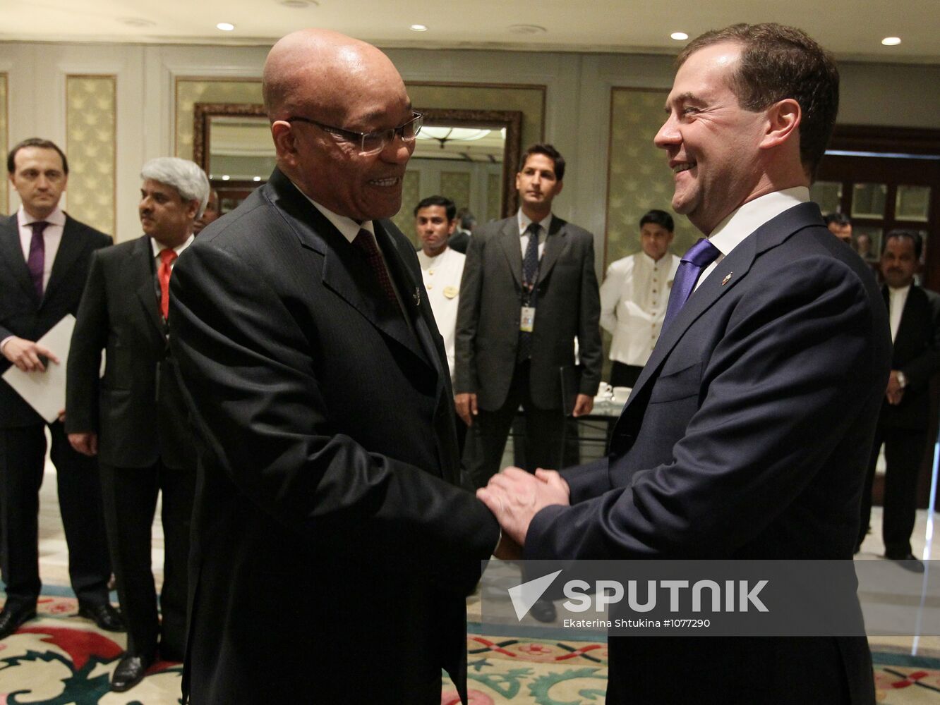Dmitry Medvedev meets with Jacob Zuma in New Delhi