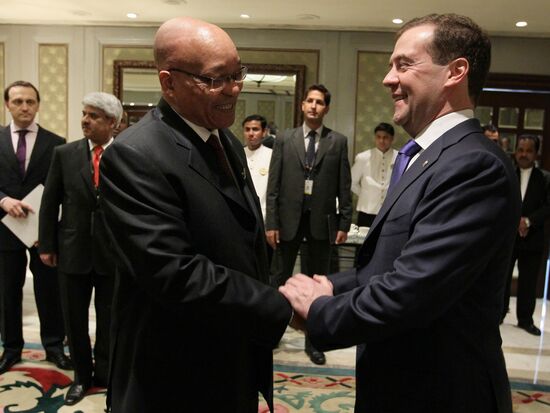 Dmitry Medvedev meets with Jacob Zuma in New Delhi