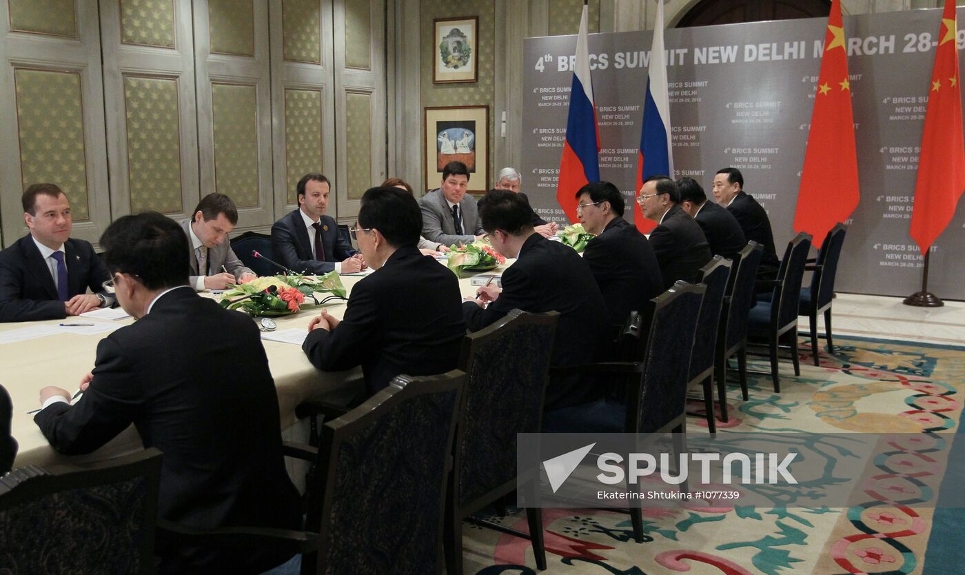 Dmitry Medvedev meets with Hu Jintao