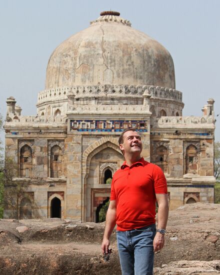 Dmitry Medvedev takes walk around New Delhi