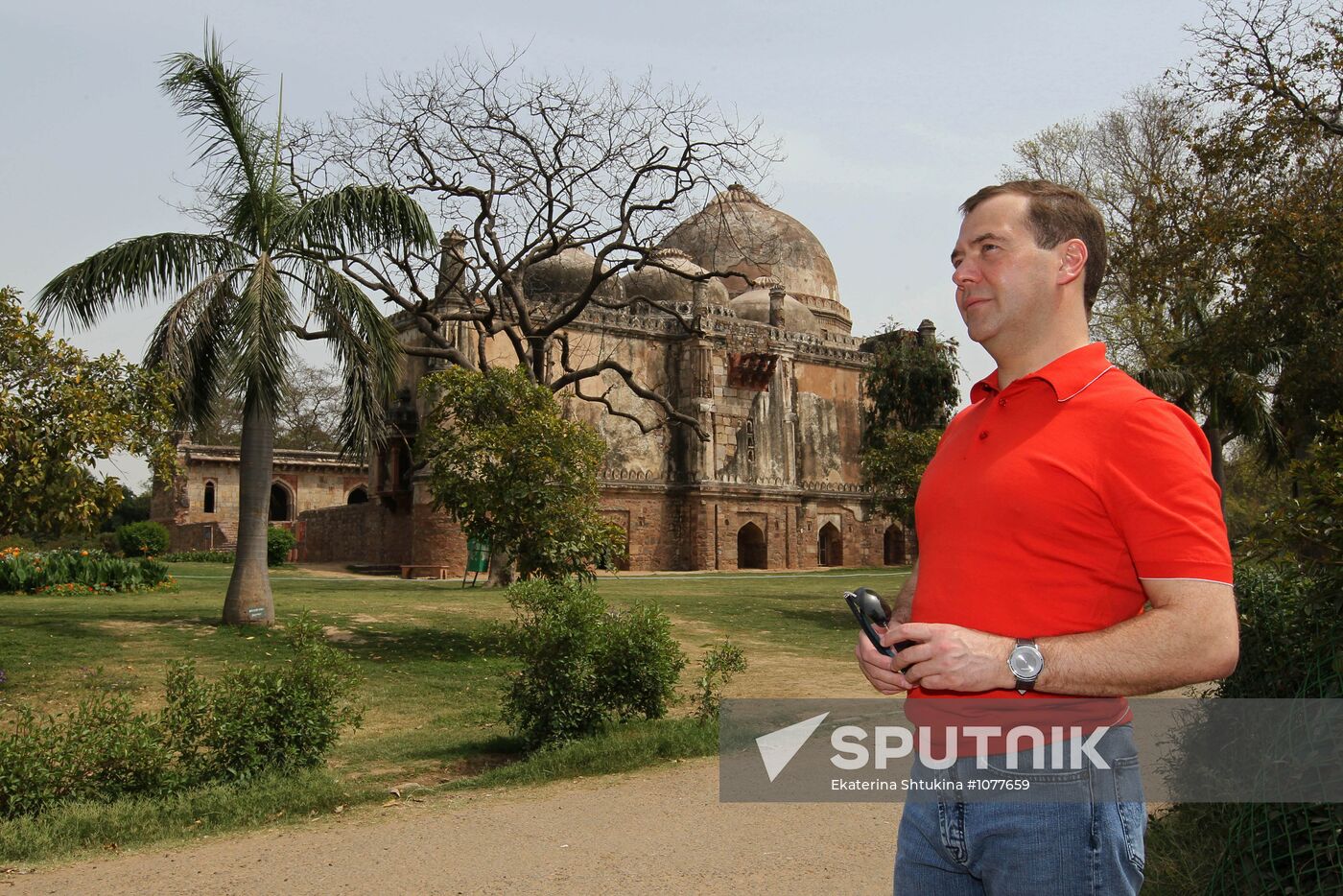 Dmitry Medvedev takes walk around New Delhi