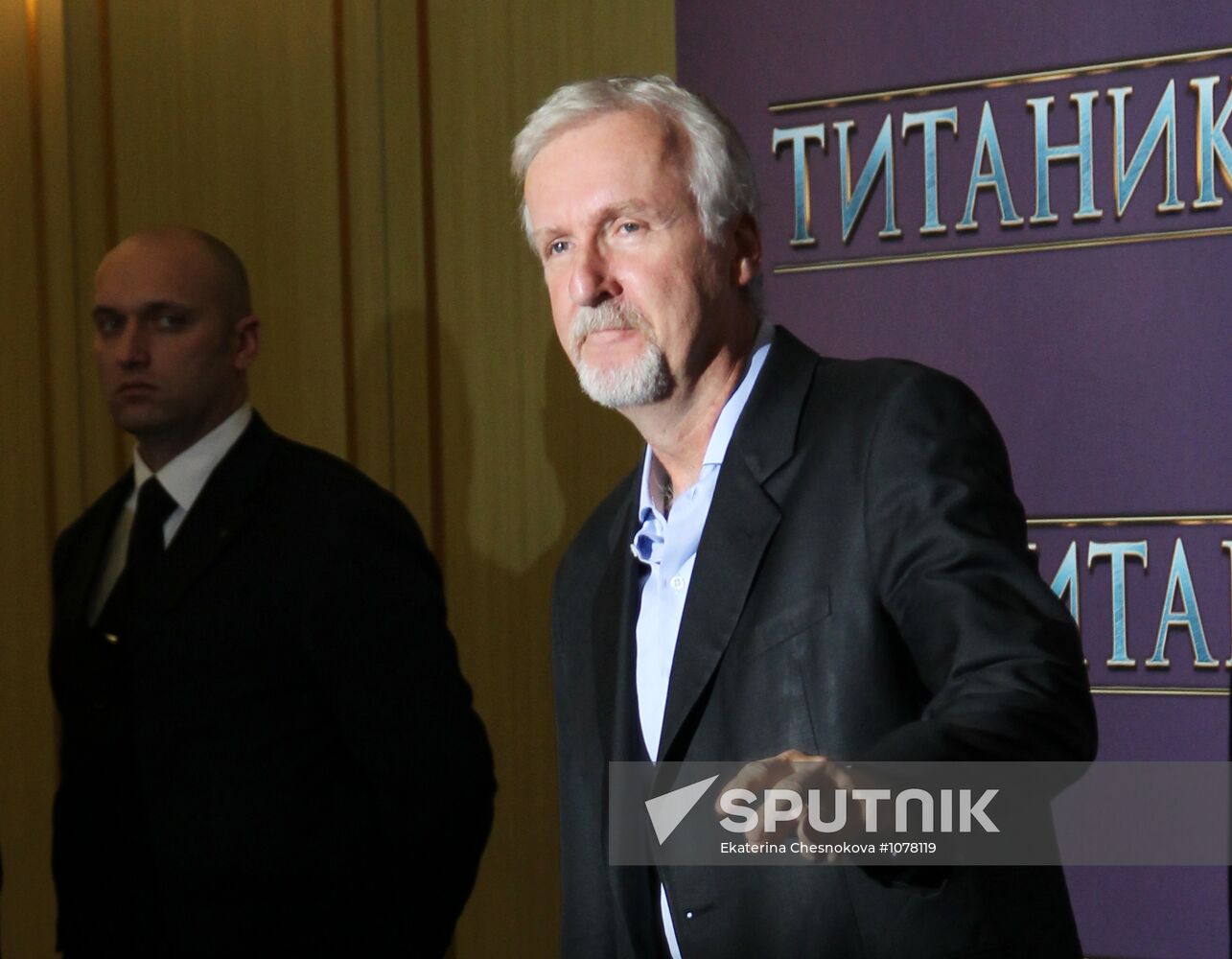 Photo call with James Cameron in Moscow