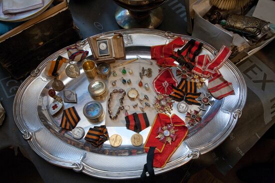 Treasure found in private villa, St. Petersburg