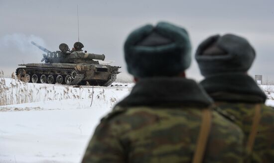 4th Independent Tank Brigade trains at Golovenki