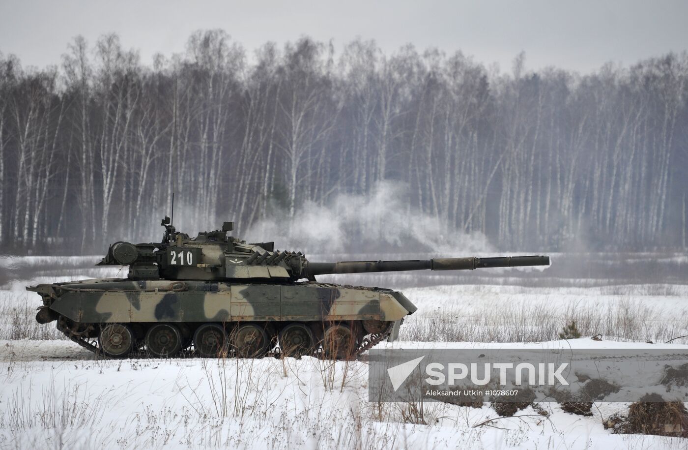 4th Independent Tank Brigade trains at Golovenki