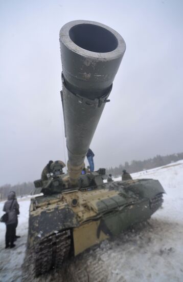4th Independent Tank Brigade trains at Golovenki