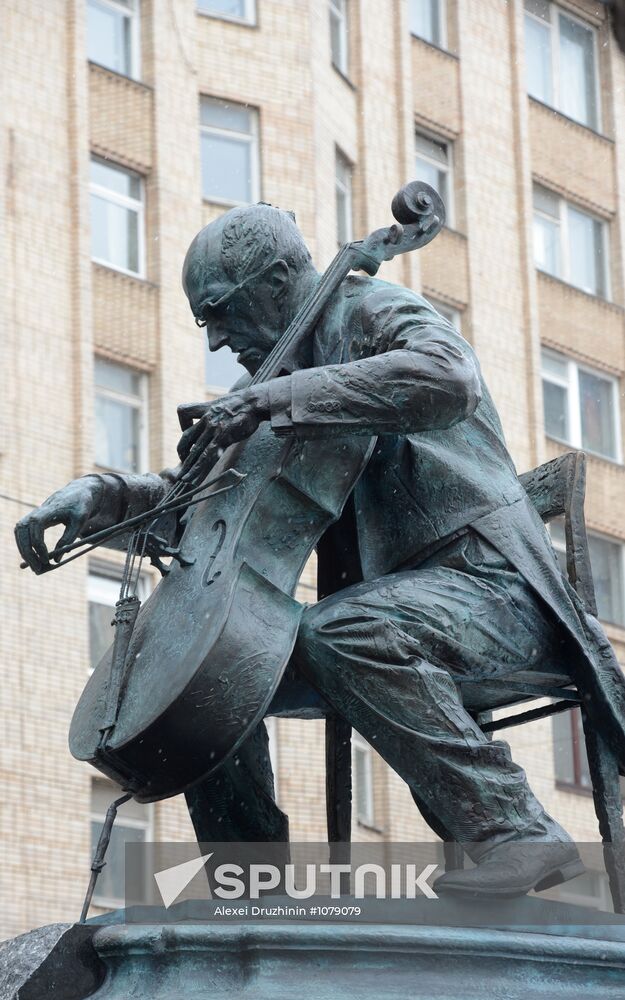 Unveiling of monument to Mstislav Rostropovich in Moscow