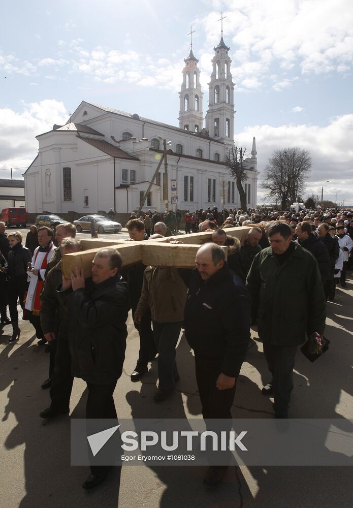 Celebrating Catholic Palm Sunday in village of Oshmyani